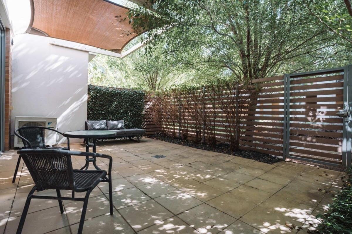 Comfy 1-Bed With Spacious Courtyard & Parking Apartment Phillip Exterior photo